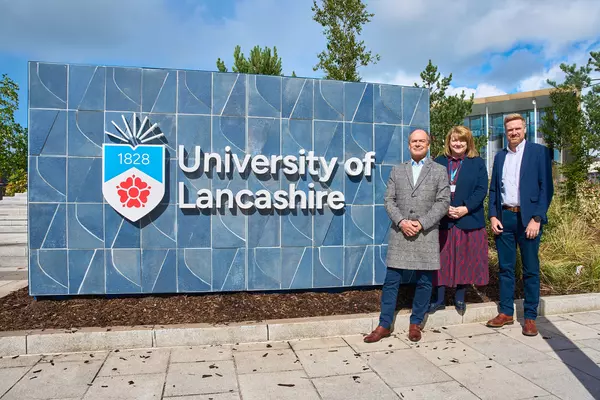  University of Lancashire Official Agent 